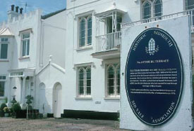 Blue
Plaques